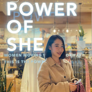 Meet your Posher, Stella